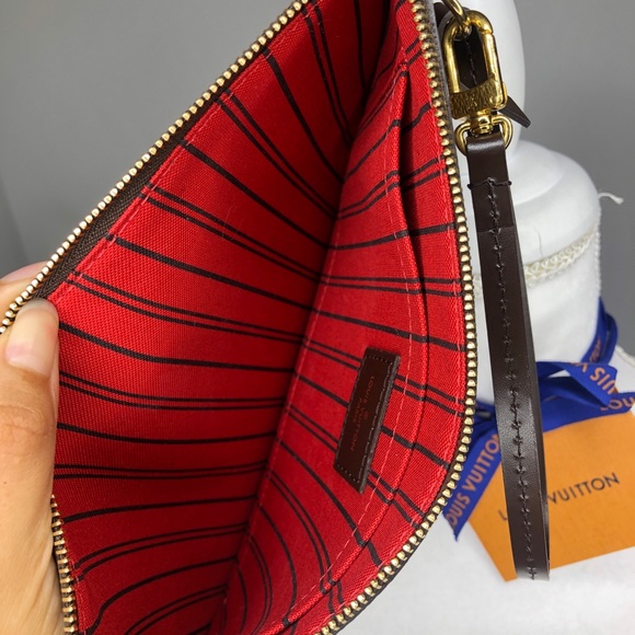 SOLD - Picture 5 of 8